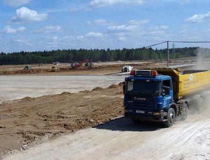 Земляные работы на строительстве таможенного терминала в Дмитровском районе