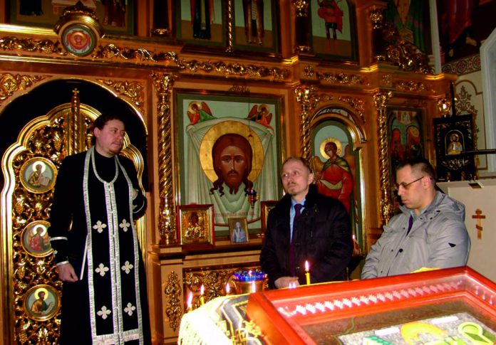 В обыденный Храм на территории Сатори была привезена икона в честь святых покровителей ВМФ России